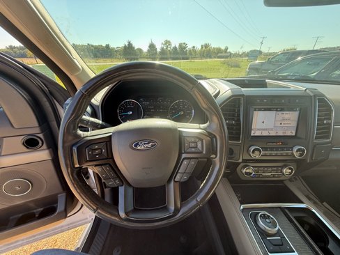 Used 2018 Ford Expedition Limited w/ Equipment Group 301A image 28