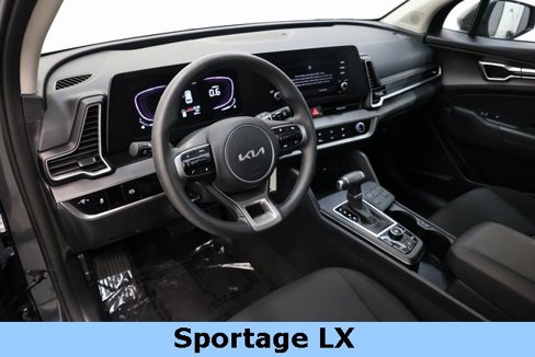 Used 2025 Kia Sportage LX image 9