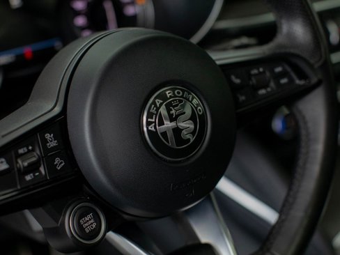 Used 2022 Alfa Romeo Stelvio Ti image 20
