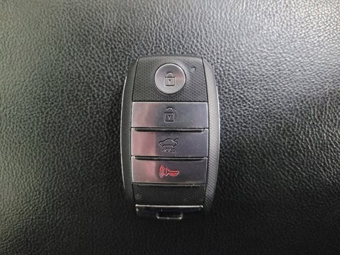 Used 2019 Kia Optima EX image 32