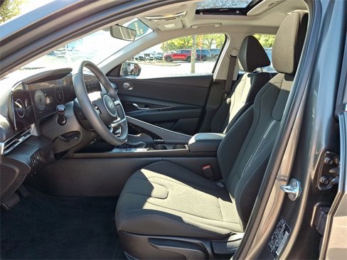 Certified 2025 Hyundai Elantra SEL image 13