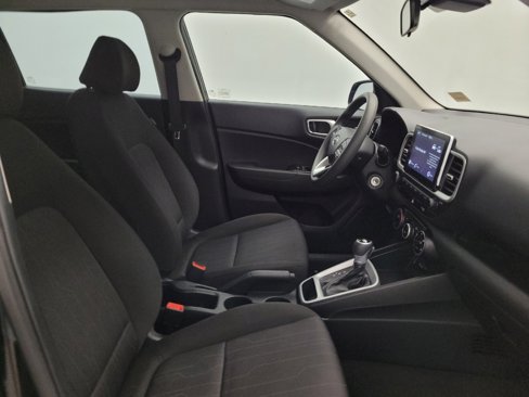 Used 2020 Hyundai Venue SE image 21