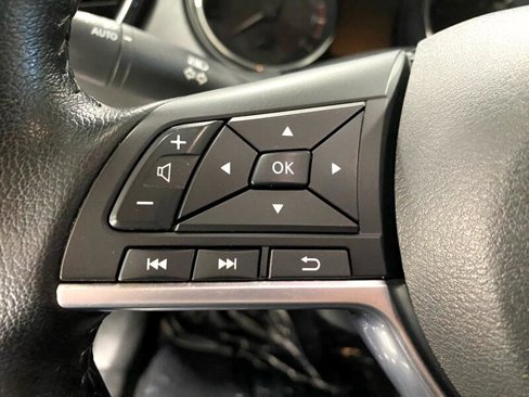 Used 2020 Nissan Rogue SV image 19
