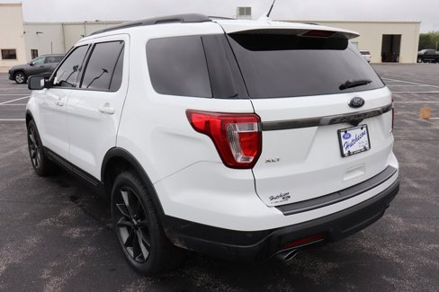Used 2018 Ford Explorer XLT w/ Equipment Group 202A image 9