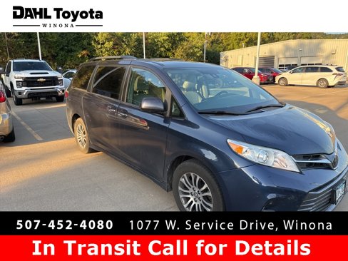 Used 2019 Toyota Sienna XLE image 1