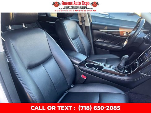 Used 2018 INFINITI Q50 Luxe w/ Essential Package (3.0T Luxe) image 9