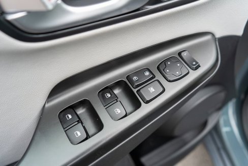 Used 2023 Hyundai Kona Limited image 17