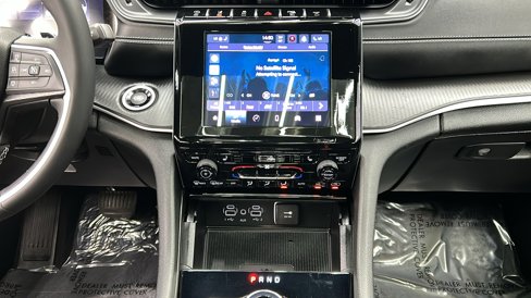 Used 2023 Jeep Grand Cherokee Altitude image 16