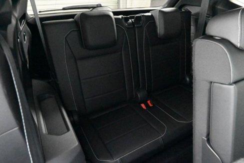Certified 2021 Volkswagen Tiguan SE R-Line image 15