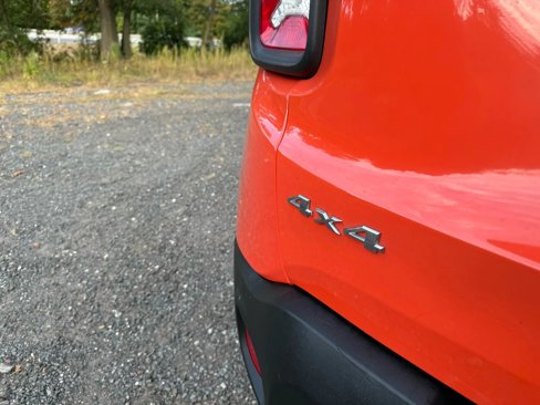 Used 2015 Jeep Renegade Sport w/ Power & Air Group image 15