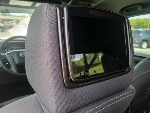 Used 2023 Nissan Titan SV w/ SV Convenience Package image 29
