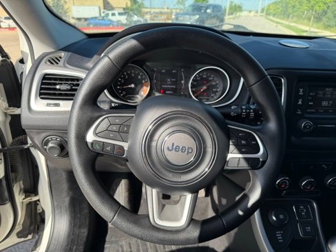 Used 2017 Jeep Compass Sport w/ Tech Group image 18
