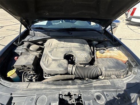 Used 2014 Chrysler 300 C image 30