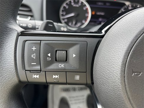 Used 2022 Nissan Rogue SV image 18