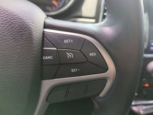 Used 2020 Jeep Grand Cherokee Altitude image 26