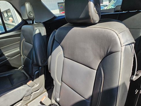 Used 2018 Chevrolet Traverse LT image 18
