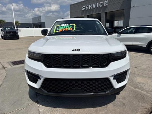 Used 2023 Jeep Grand Cherokee Limited w/ Black Appearance Package image 2