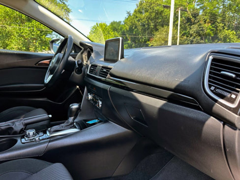 Used 2015 MAZDA MAZDA3 i Touring w/ Technology Package image 15