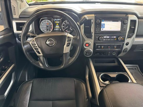 Used 2017 Nissan Titan PRO-4X image 18