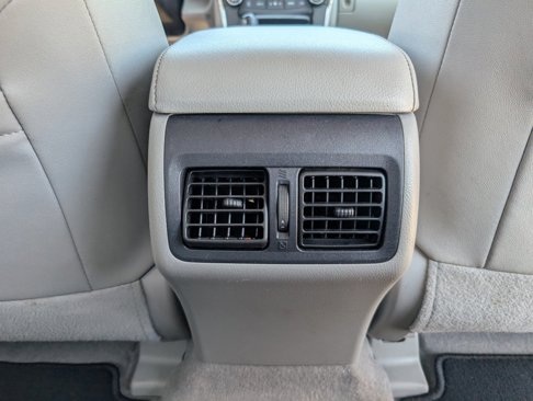 Used 2017 Toyota Camry XLE image 7