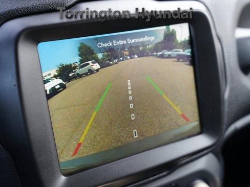 Used 2021 Jeep Renegade Latitude image 29