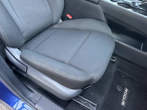Used 2023 Nissan Rogue S image 10