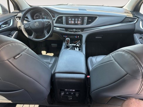 Used 2019 Buick Enclave Essence image 10