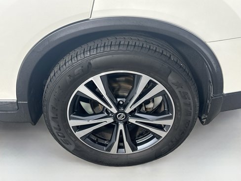 Used 2017 Nissan Rogue SL image 11