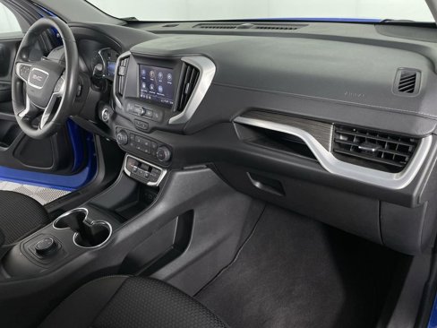 Used 2024 GMC Terrain SLE image 26