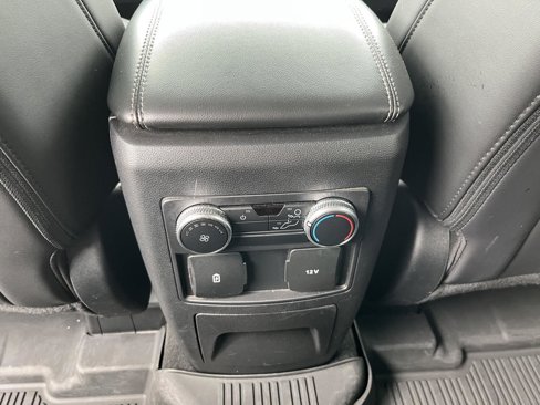 Used 2022 Ford Explorer XLT w/ Equipment Group 202A image 14