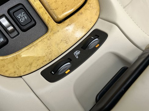 Used 2003 Lexus SC 430 Convertible image 33