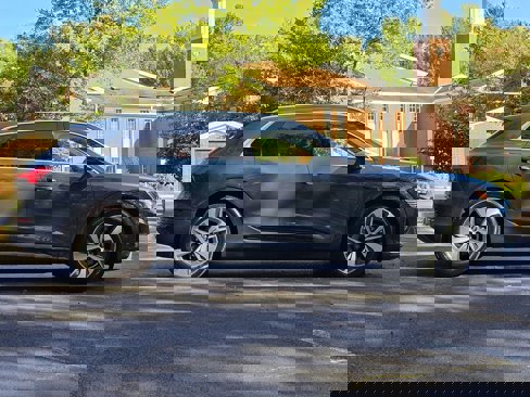 Used 2024 Audi Q8 e-tron Premium Plus w/ Premium Plus Package image 7