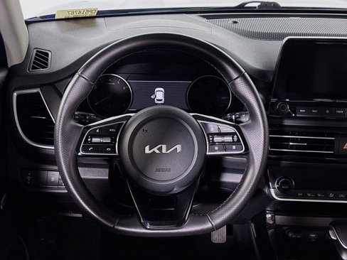 Used 2023 Kia Seltos SX w/ SX Sunroof Package image 13
