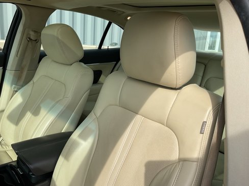 Used 2014 Lincoln MKS w/ Equipment Group 101A image 9