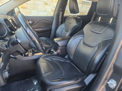 Used 2019 Jeep Cherokee Limited image 5