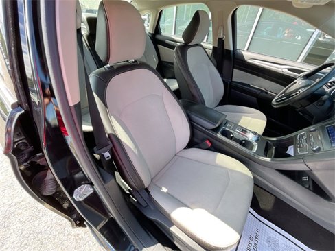 Used 2020 Ford Fusion SE w/ Equipment Group 151A image 27