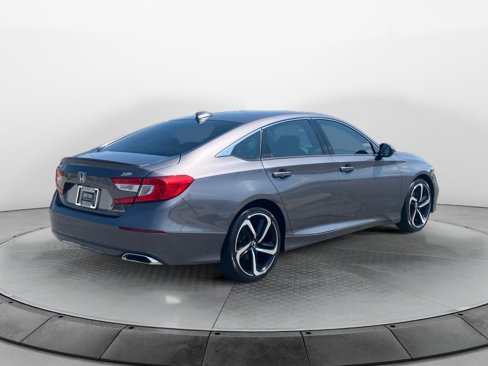 Used 2018 Honda Accord Sport image 7