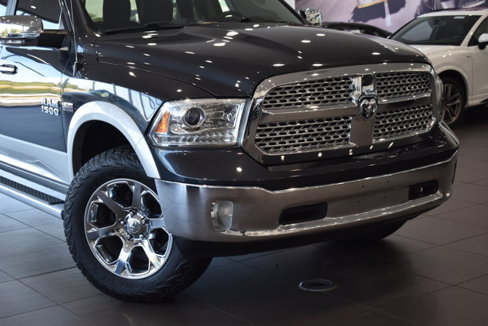Used 2017 RAM 1500 Laramie image 3