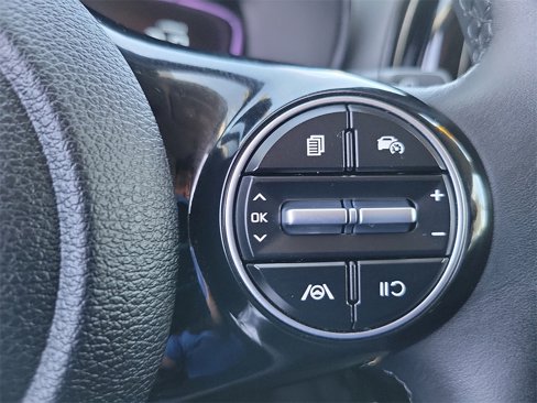 Used 2023 Kia Soul EX image 11