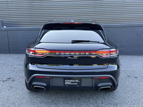 Certified 2025 Porsche Macan image 9
