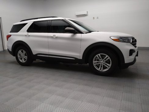 Used 2021 Ford Explorer XLT image 11