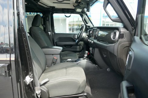 Used 2018 Jeep Wrangler Unlimited Sahara image 14