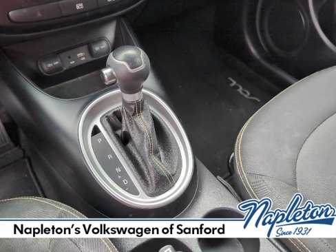 Used 2015 Kia Soul + image 16