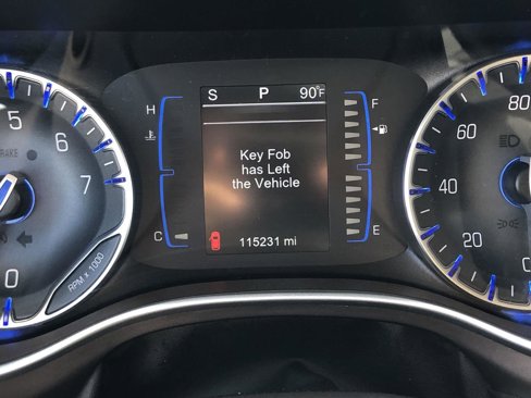 Used 2017 Chrysler Pacifica Touring image 29