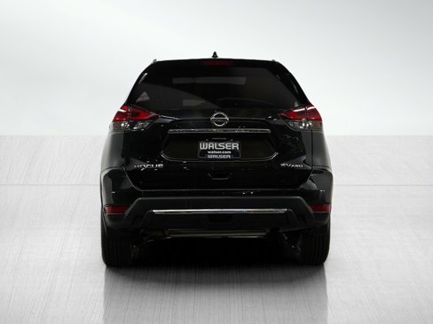 Used 2020 Nissan Rogue SV image 4