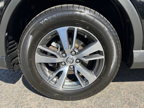 Certified 2017 Toyota RAV4 XLE image 9