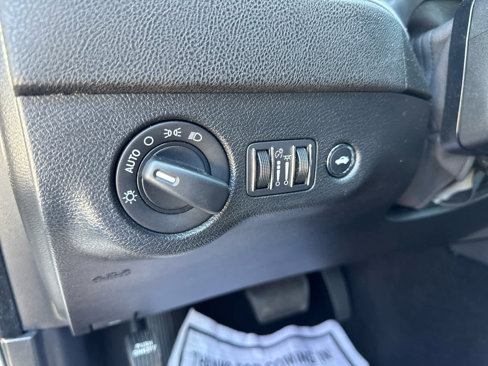 Used 2022 Dodge Charger SXT image 18