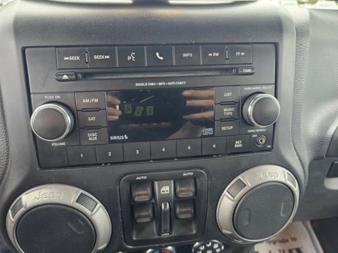 Used 2013 Jeep Wrangler Unlimited Sport image 29