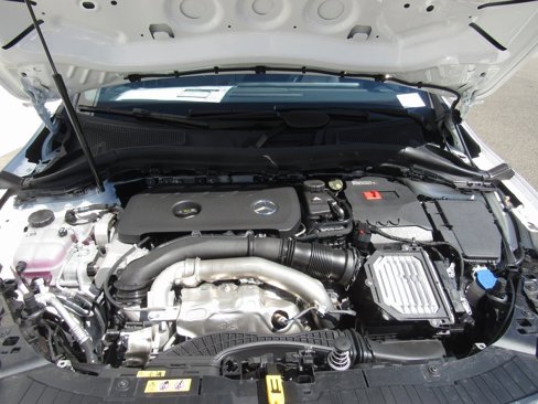 Certified 2025 Mercedes-Benz GLA 250 4MATIC image 8