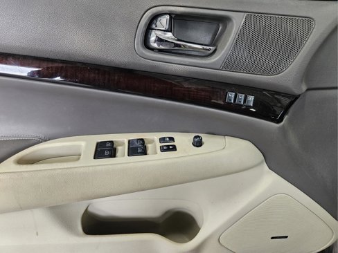 Used 2013 INFINITI G37 Journey w/ Premium Pkg image 29